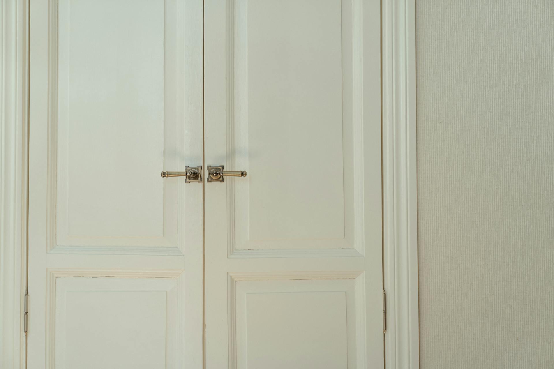 A closed door | Source: Pexels